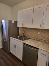 Building Photo - 1226 W Gray St