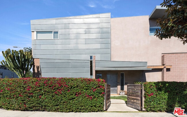 Building Photo - 503 San Juan Ave