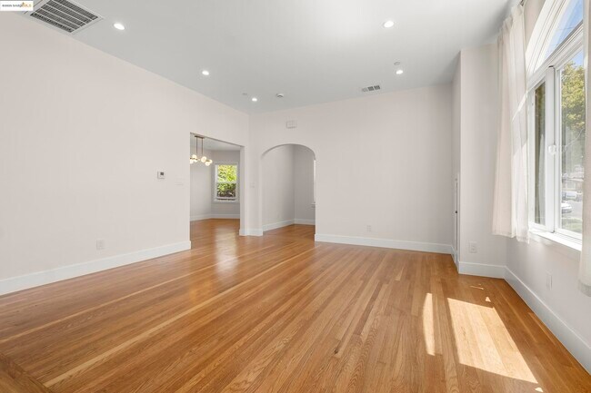 Foto del edificio - 1437 Portland Ave