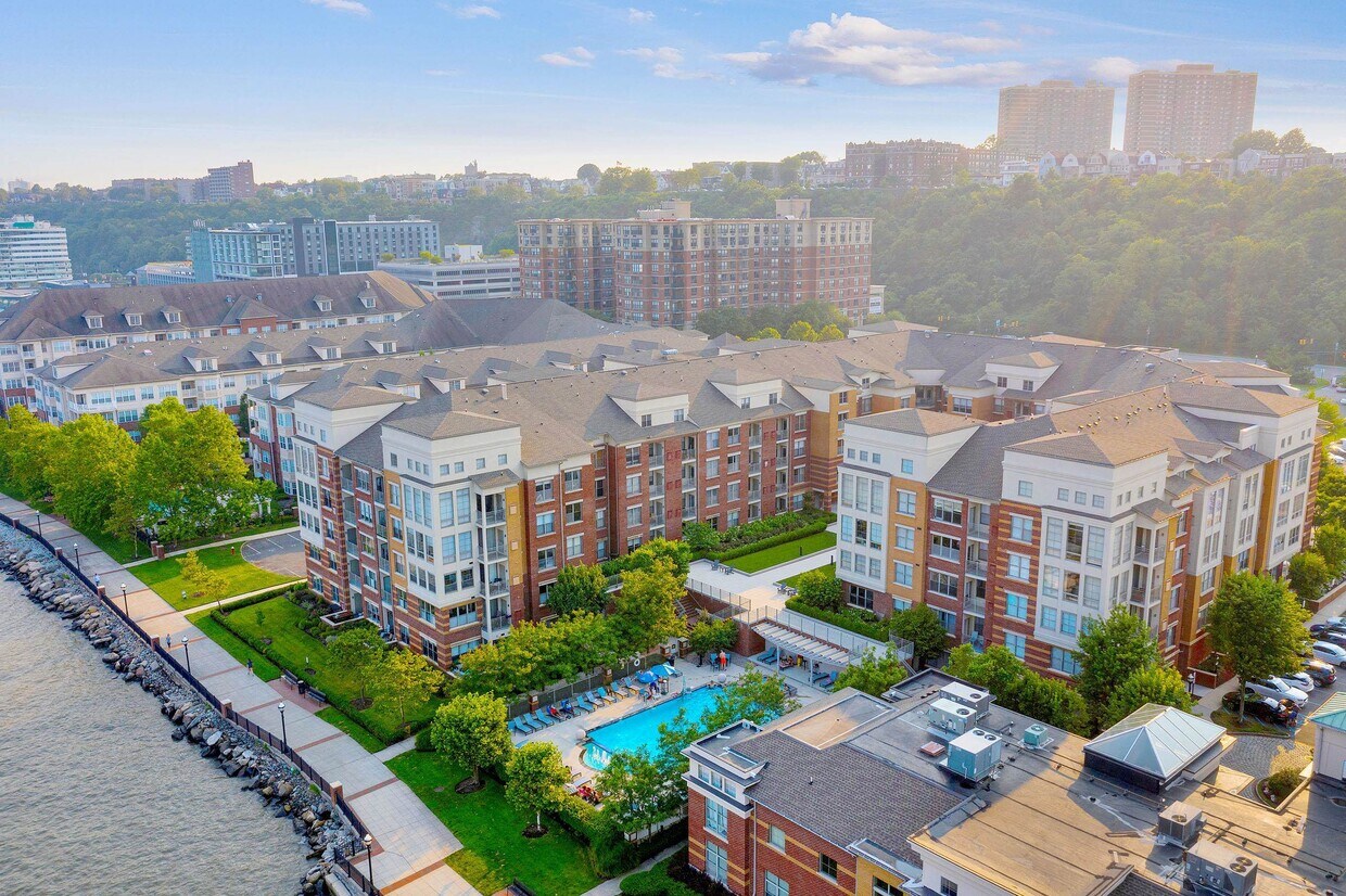 Foto principal - 24 Ave at Port Imperial