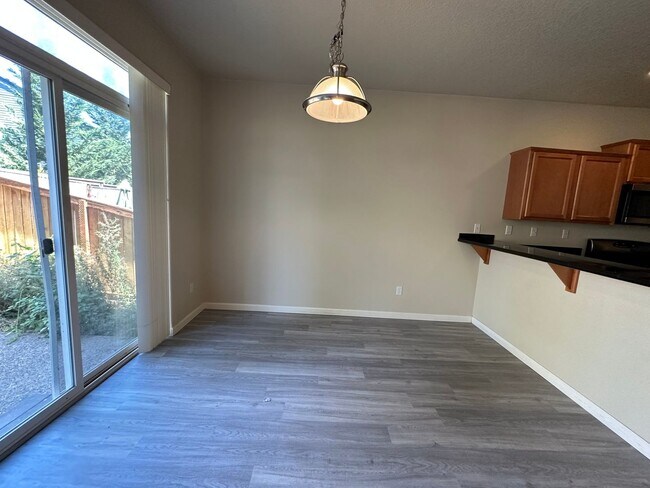 Building Photo - 15765 SW Starling Lane ~ Spectacular & Spa...