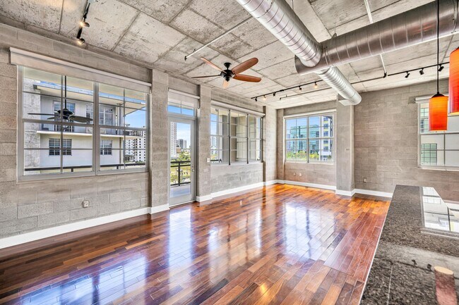 Foto del edificio - 411 NW 1st Ave
