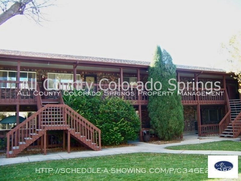 Foto principal - 64 Newport Cir