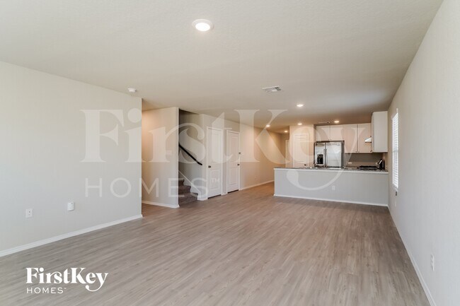 Building Photo - 9966 Sarrebourg St