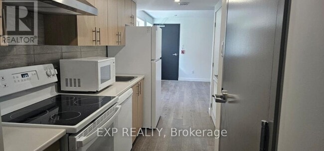 Photo du bâtiment - 216 McArthur Ave.