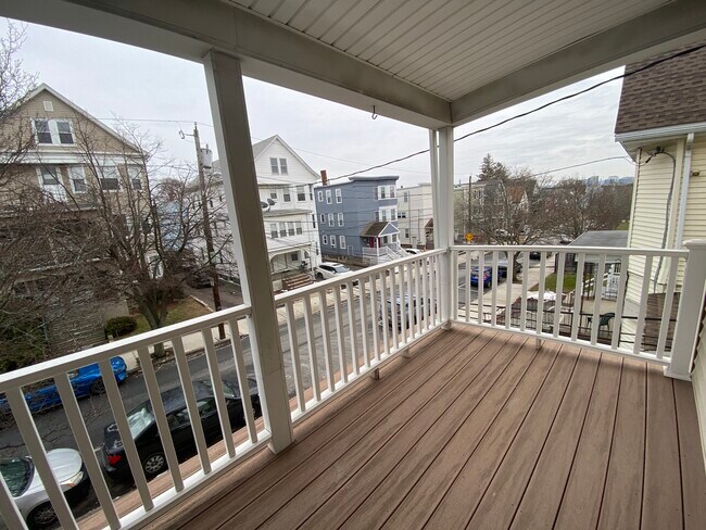 Building Photo - 90 Swan St