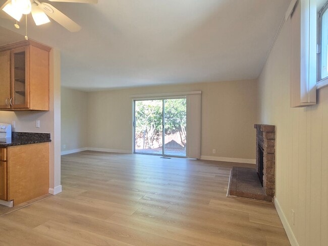 Foto del edificio - 1712 Marshall Ct