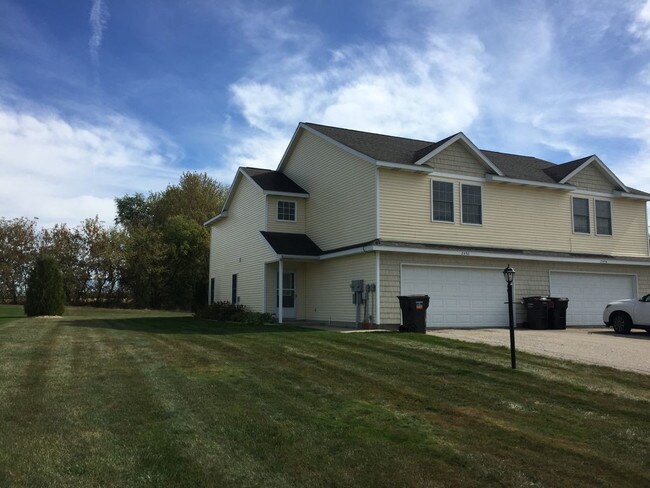 Foto del edificio - 2454, 2456 Millview Zeeland, MI 49464