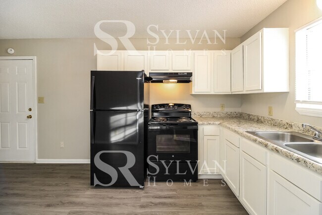 Building Photo - Cute 3BR 2BA Home