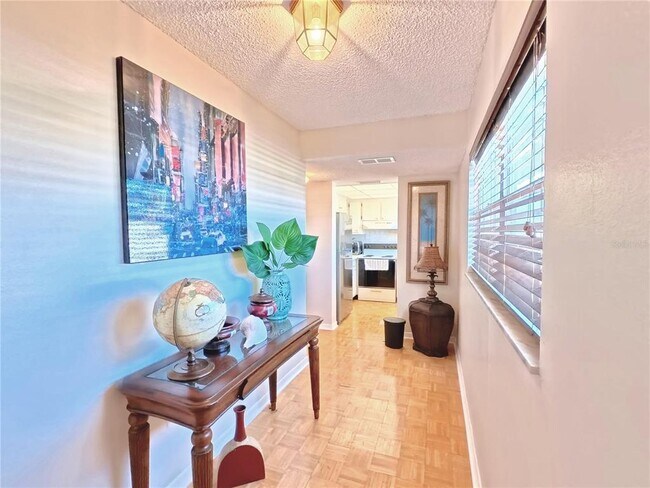 Foto del edificio - 102 47th Ave Dr W