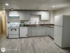 Building Photo - 93 Pleasant St