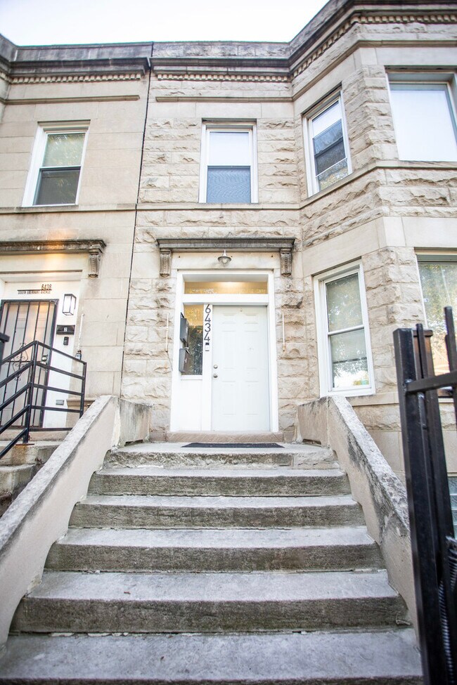 Building Photo - 6434 S Eberhart Ave