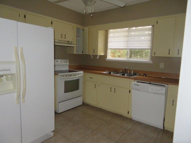 Building Photo - 9067 SW 109th Ln