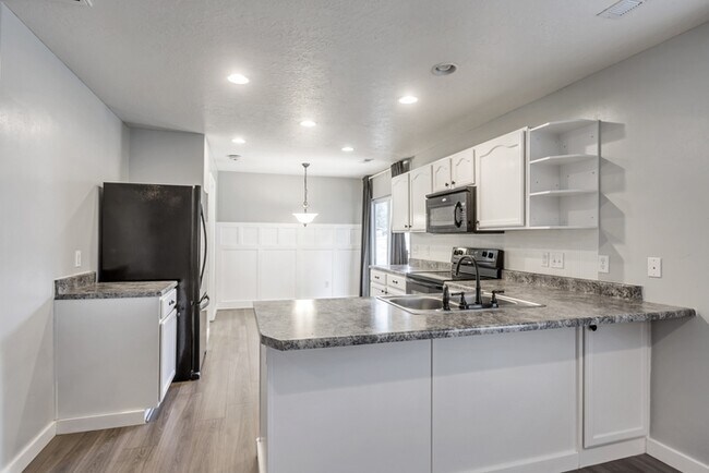 Building Photo - 362 S 1230 W