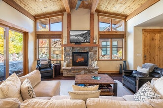 Building Photo - 10116 Sagebrush Ct Building Photo - 10116 Sagebrush Ct