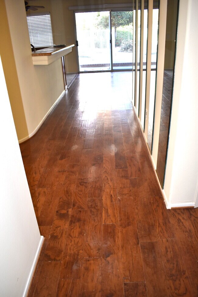 Foto del edificio - 25455 Hardy Pl