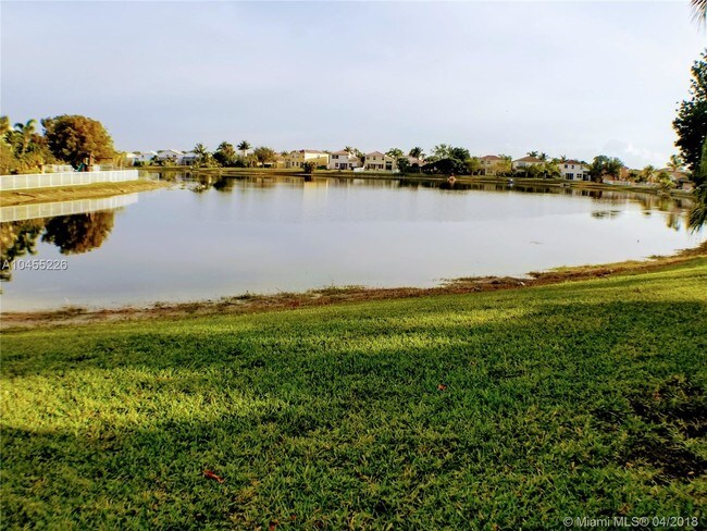 Foto del edificio - 15831 NW 15th Ct