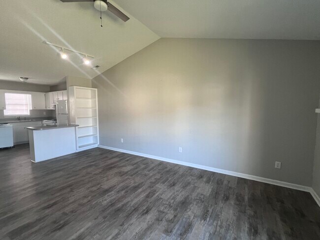 Foto del edificio - 3220 Chris St