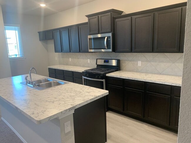 Building Photo - 1874 Indigo Ln