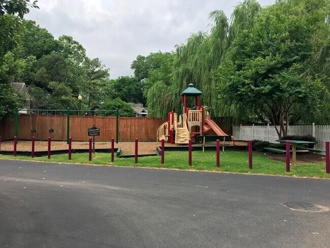 Foto del edificio - Beautiful 3br/2.5ba home in Harbor Town! B...
