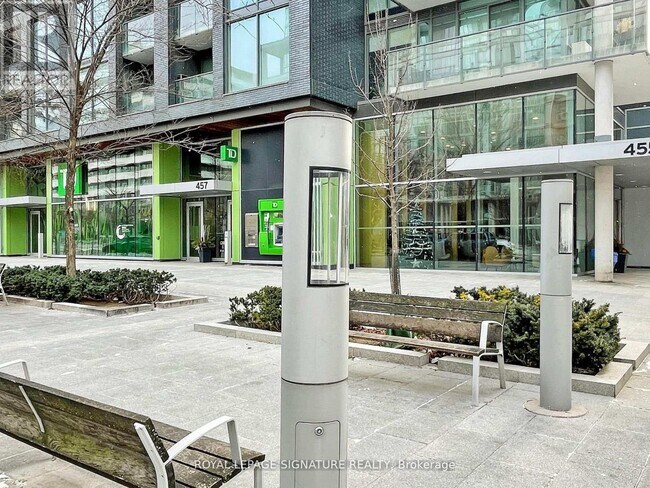 Photo du bâtiment - 455 Front St E