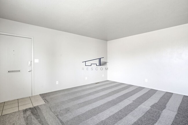 Building Photo - 445 W 4900 S