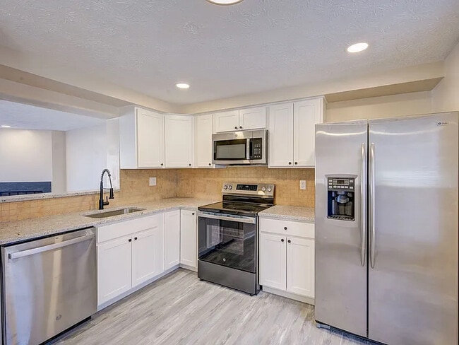 Foto del edificio - 416 Valiant Cir