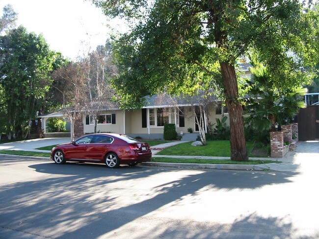Building Photo - 5127 Catalon Ave