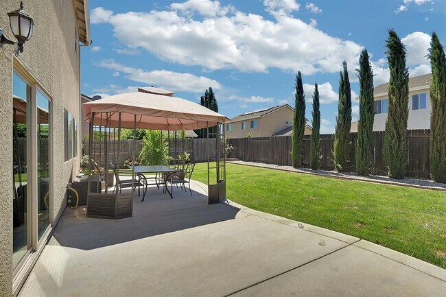 Foto del edificio - Beautiful 3 Bedroom Edgewater Home with Loft & 3-Car Garage