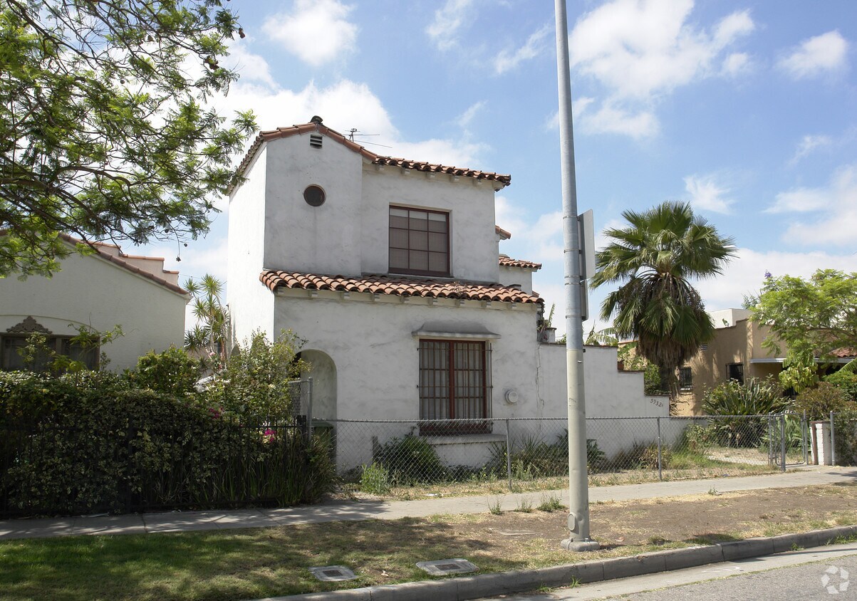 Building Photo - 5930 Willoughby Ave