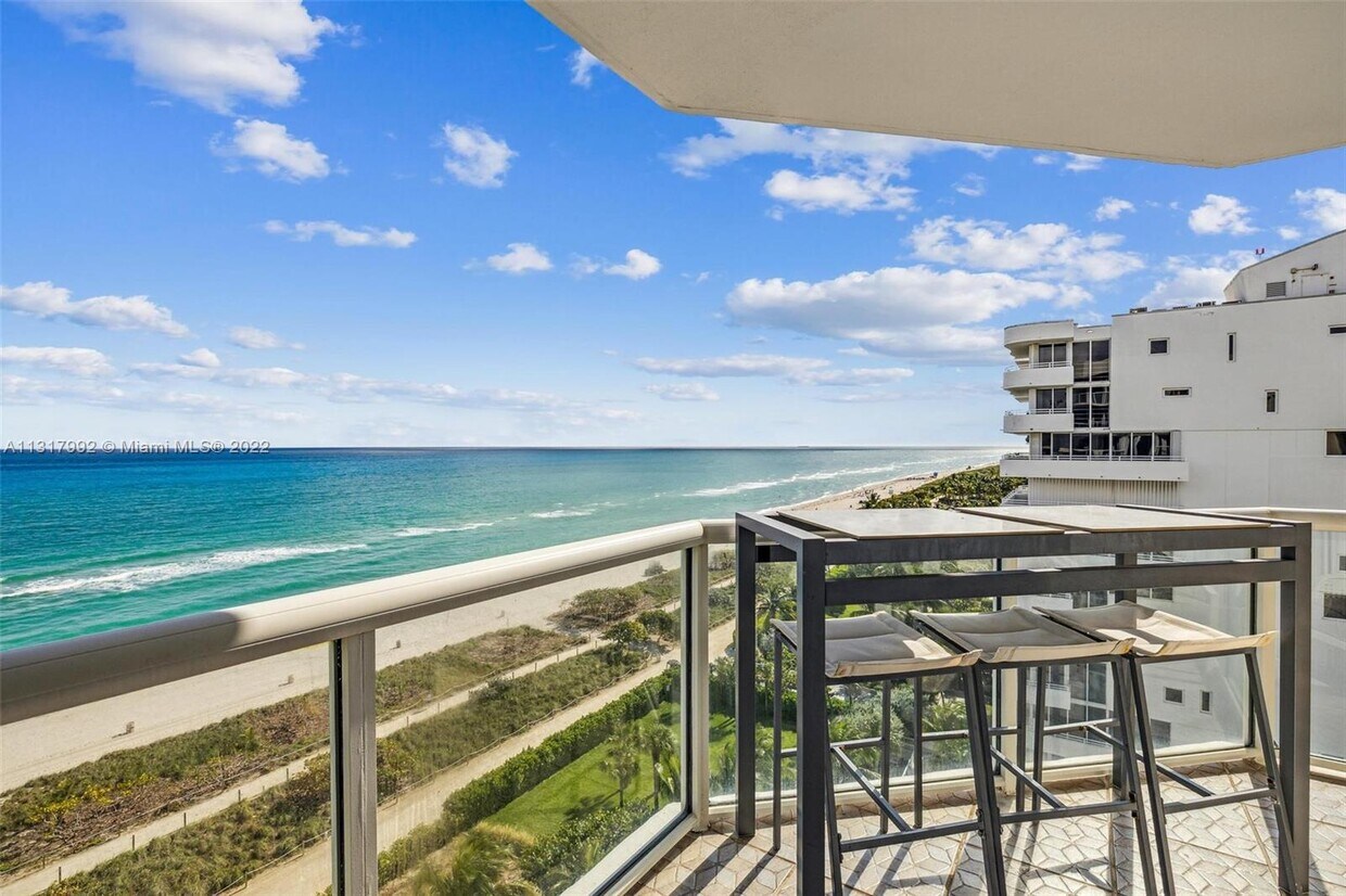 Primary Photo - 8925 Collins Ave