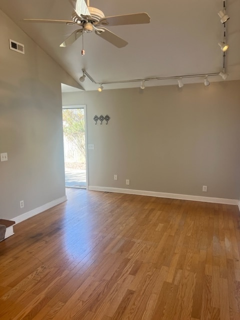 Building Photo - 1BR duplex with loft area, plenty of stora...