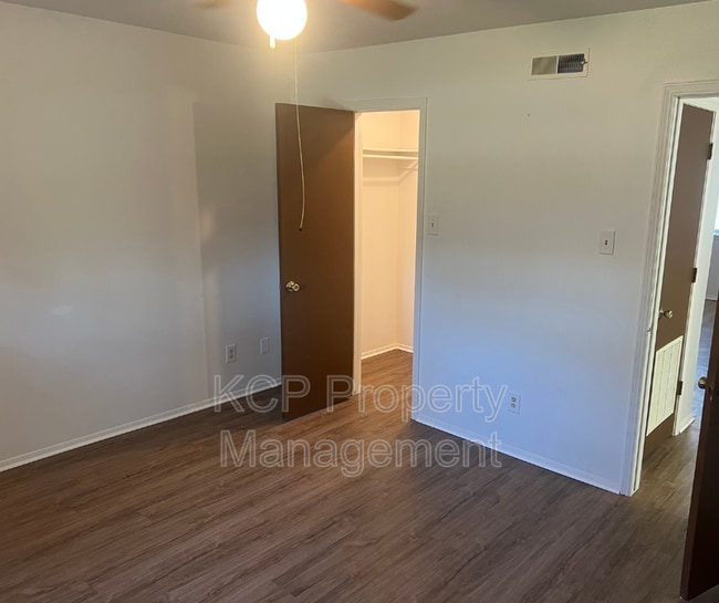 Building Photo - 340 Dogwood