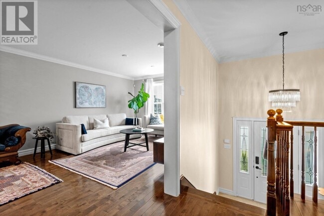 Building Photo - 61 Lasalle Crt