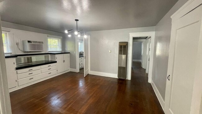 Foto del edificio - 835 E Weldon Ave