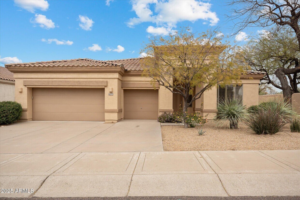 Foto principal - 7360 E Wing Shadow Rd