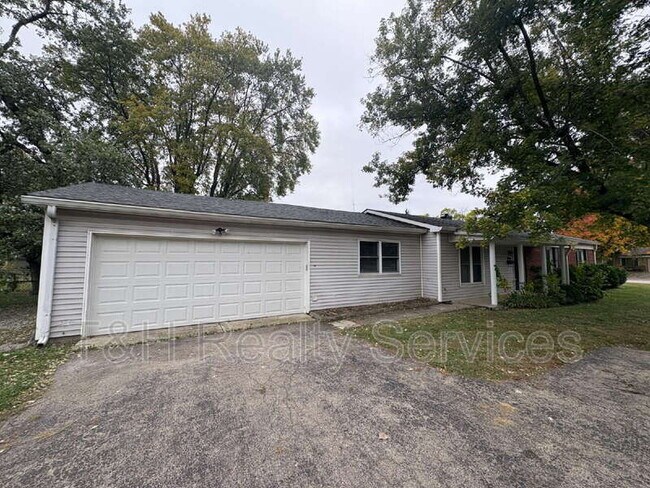 Building Photo - 7825 Huber Ct