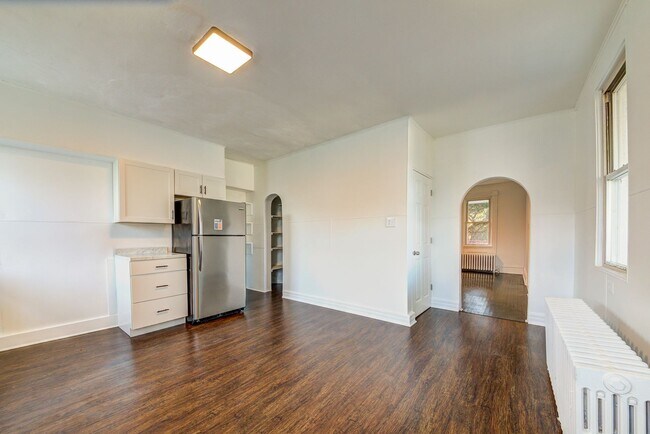 Building Photo - Available June | Beautiful 4 Bedroom Home ...