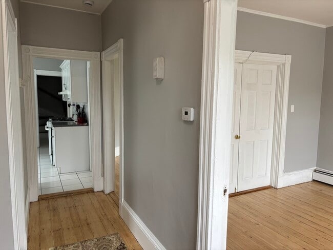 Building Photo - 27 Trull St