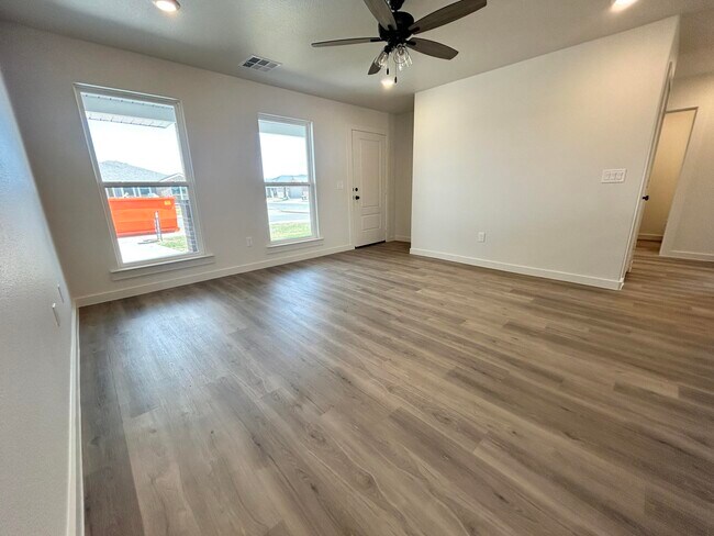 Foto del edificio - 13822 Fremont Ave