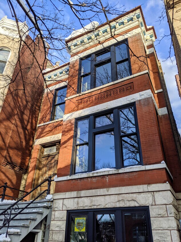 Foto principal - 1123 N Damen Ave