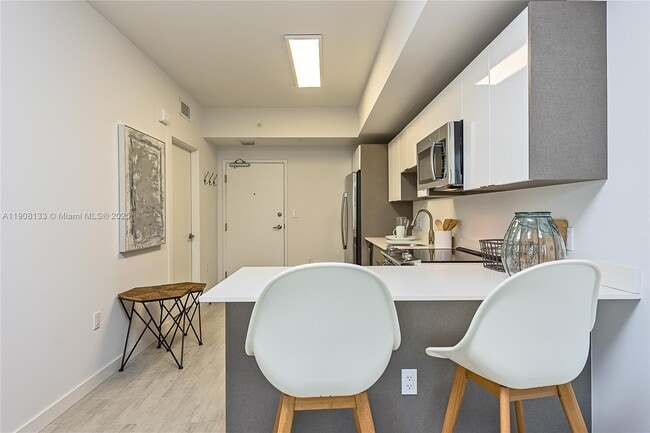 Foto del edificio - 321 NE 26th St