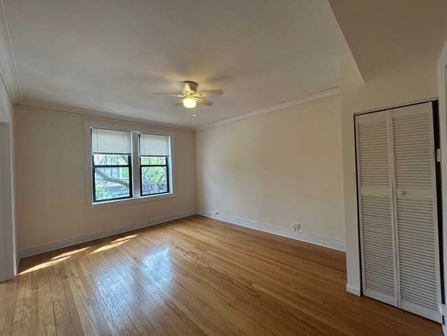 Building Photo - 338 Tudor Ct
