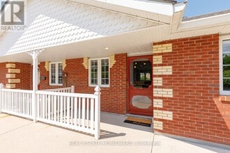 Building Photo - 346 Peel St