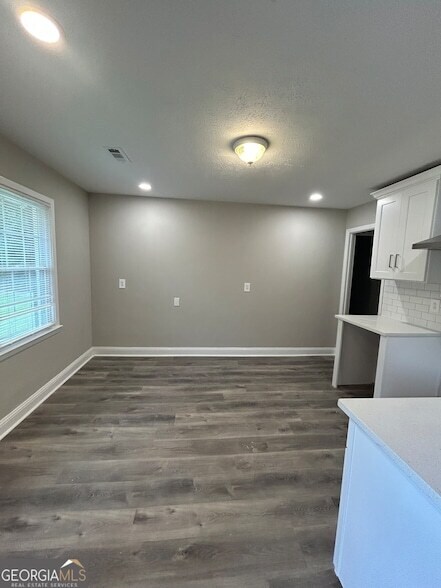 Foto del edificio - 261 Palms Ln SW