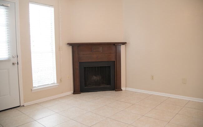 Building Photo - 2236 Perkins Rd