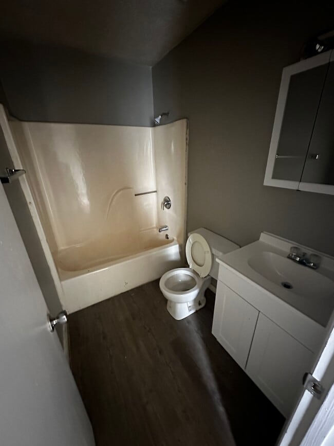 Building Photo - 41 Meadowgreen Dr