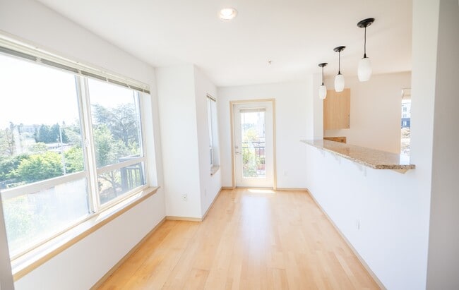 Photo - 424 N 85th St (Seattle, WA) Townhome