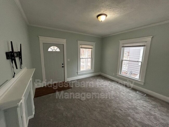 Photo - 209 S 2nd St House