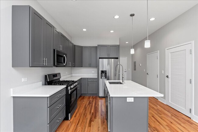 Foto del edificio - 3122 N Broadway